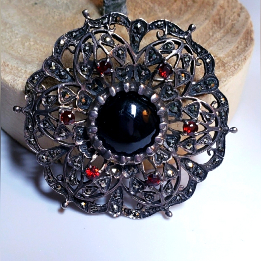 Vintage Sterling Silver Floral Filigree Black Onyx,Garnet &Marcasite Brooch Pin